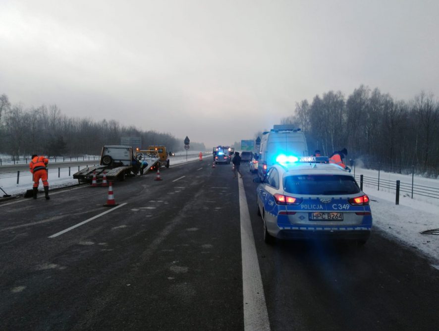A1 pod Toruniem sparaliżowana. 7 osób zostało rannych