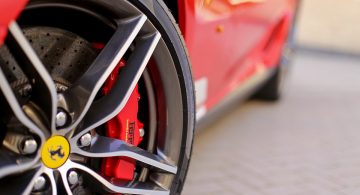 Ferrari SF90 Spider - auto, które zapiera dech w piersiach!