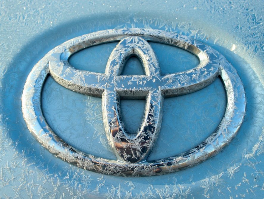 Hybrydowe wersje dostawczej Toyoty – w czym możesz wybierać?